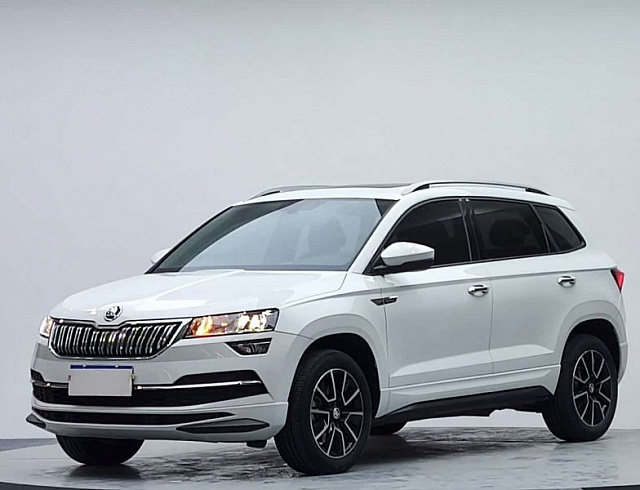 Skoda Karoq 1.4 л 2023 г. Белый, пробег 11000 км