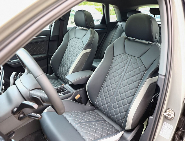 Audi Q3 серый 2026
