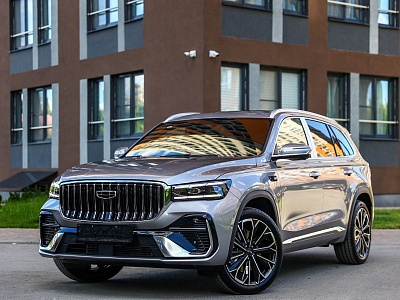 Geely Monjaro серый 2026
