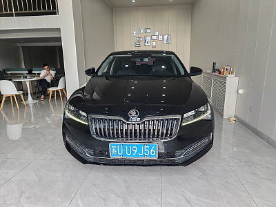 Skoda Superb 1.4 л 2023 г. Чёрный, пробег 45000 км