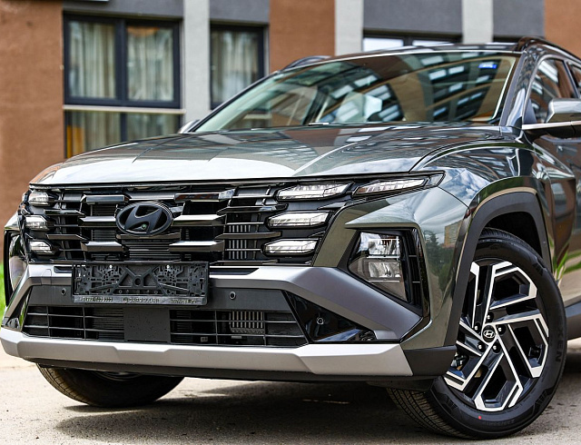 Hyundai Tucson серый 2026