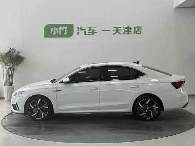 Skoda Octavia 1.4 л 2022 г. Белый, пробег 36000 км
