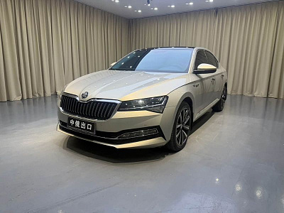 Skoda Superb 1.4 л 2023 г. шампань/коричневый, пробег 47000 км