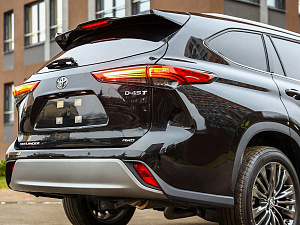Toyota Highlander черный 2026