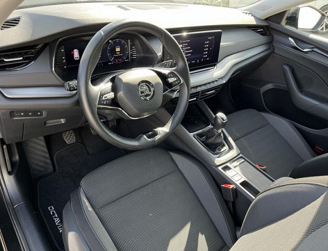 Skoda Octavia 2022 г. Чёрный, пробег 59367 км