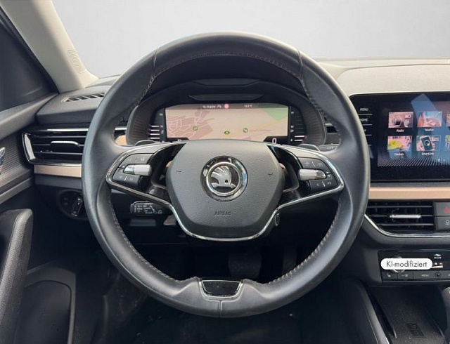 Skoda Kamiq 2022 г. Белый, пробег 52800 км