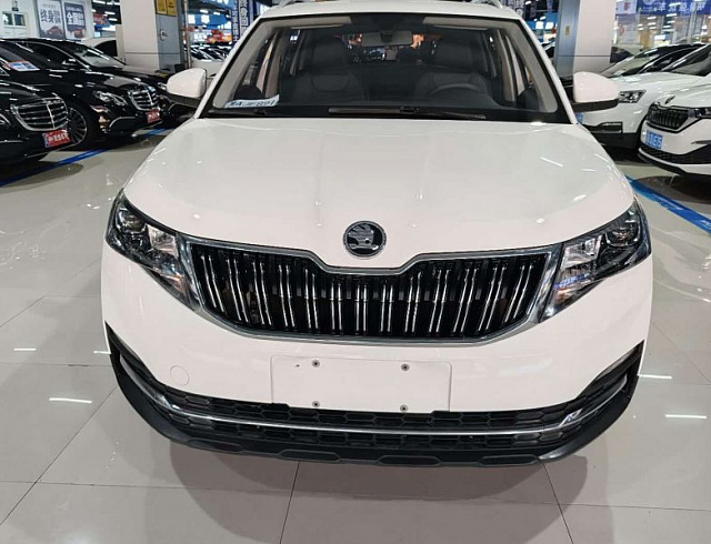 Skoda Kamiq 1.5 л 2021 г. Белый, пробег 30299 км