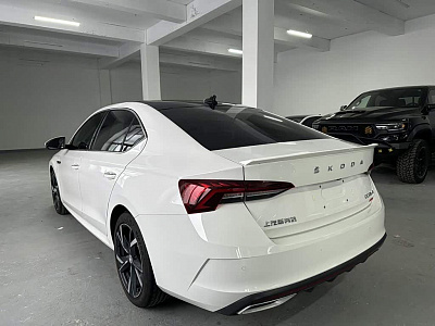 Skoda Octavia 1.4 л 2022 г. Белый, пробег 43800 км