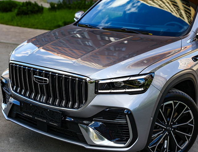 Geely Monjaro серый 2026