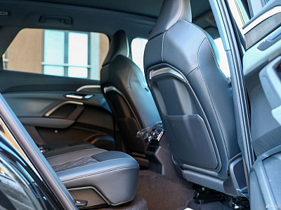 Audi Q5 черный 2025