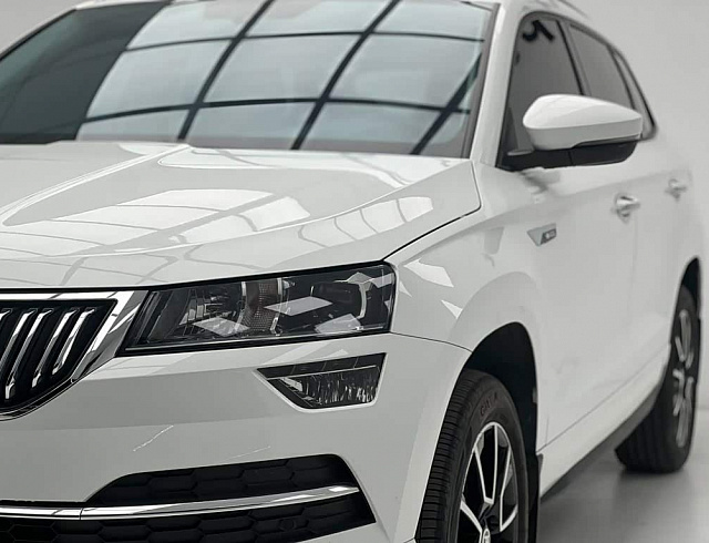 Skoda Karoq 1.4 л 2023 г. Белый, пробег 16000 км