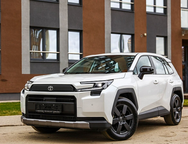 Toyota RAV4 белый 2026