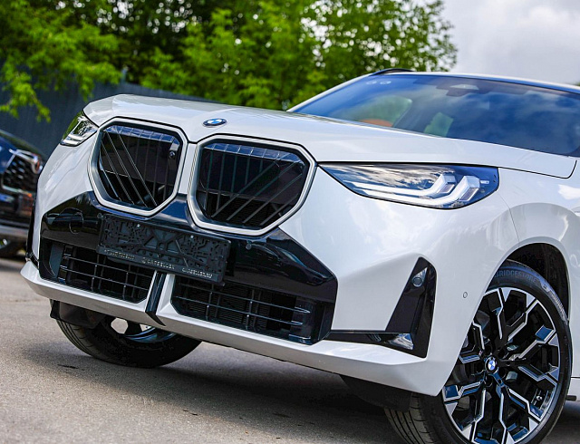 BMW X3 белый 2026