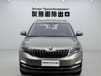 Skoda Kamiq 1.5 л 2023 г. желто-оранжевый, пробег 9800 км