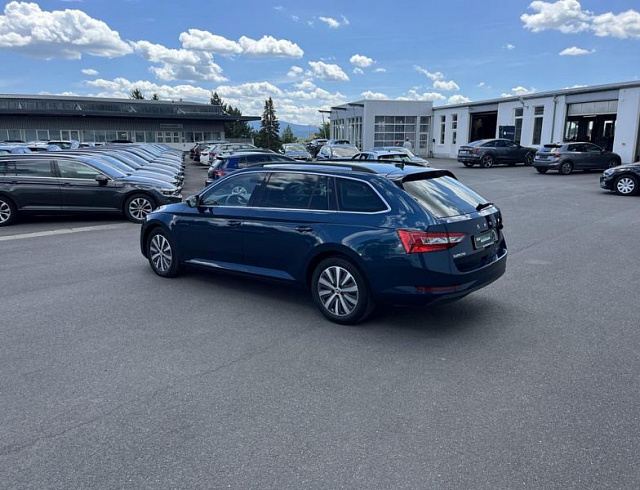 Skoda Superb 2022 г. Синий, пробег 59250 км