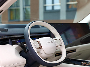 Lynk & Co 900 черный 2025