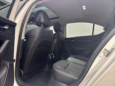 Skoda Octavia 1.4 л 2022 г. Белый, пробег 19000 км