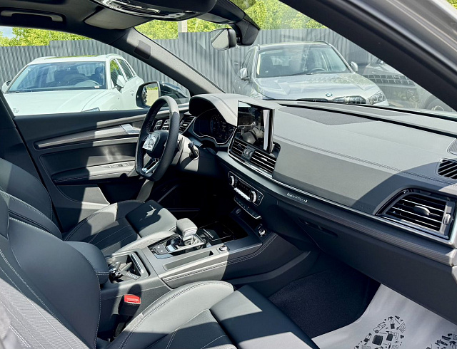 Audi Q5 серый 2026