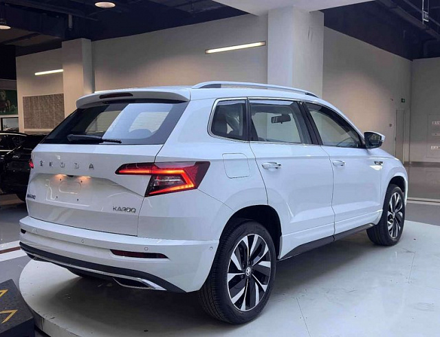 Skoda Karoq 1.4 л 2026 г. Белый, пробег 100 км