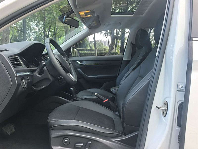 Skoda Kamiq 1.5 л 2023 г. Белый, пробег 8000 км