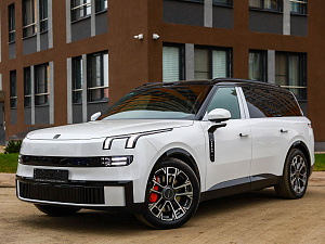 Lynk & Co 900 белый 2025