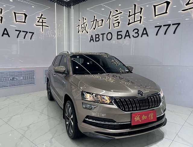 Skoda Karoq 1.4 л 2022 г. желто-оранжевый, пробег 26000 км