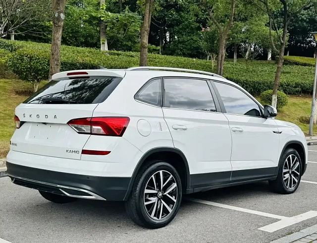 Skoda Kamiq 1.5 л 2024 г. Белый, пробег 21000 км