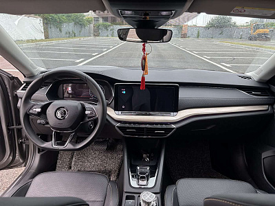 Skoda Octavia 1.4 л 2022 г. шампань/коричневый, пробег 43700 км
