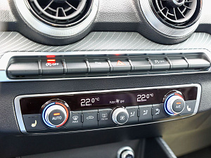 Audi Q2 серый 2025