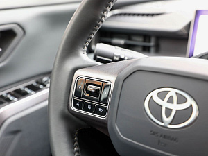 Toyota RAV4 белый 2026