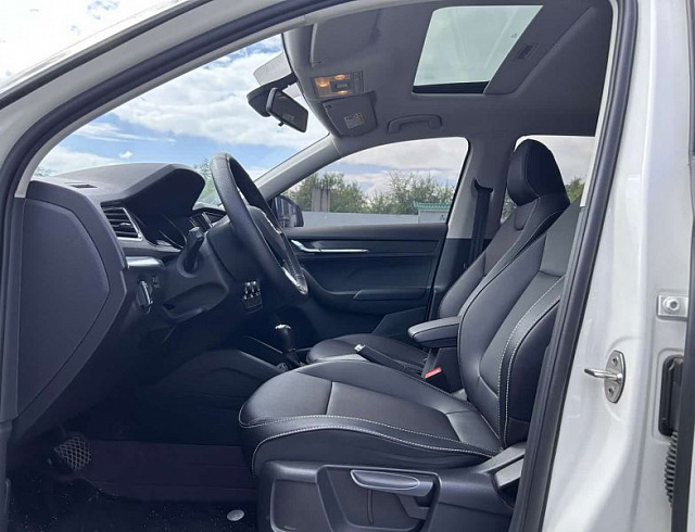 Skoda Kamiq 1.5 л 2022 г. Белый, пробег 30500 км
