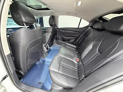 Skoda Octavia 1.4 л 2023 г. Белый, пробег 42000 км