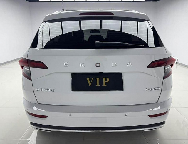 Skoda Karoq 1.4 л 2023 г. Белый, пробег 12000 км
