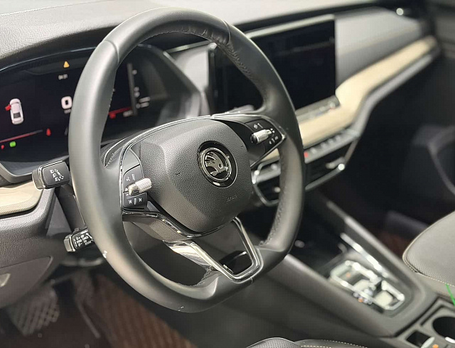 Skoda Octavia 1.4 л 2022 г. Серебристо-серый, пробег 24000 км