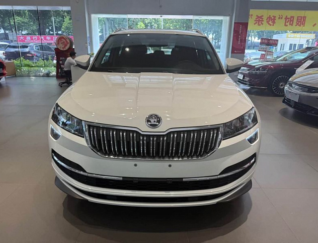 Skoda Karoq 1.4 л 2022 г. Белый, пробег 11000 км