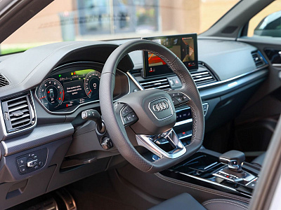Audi Q5 серый 2026