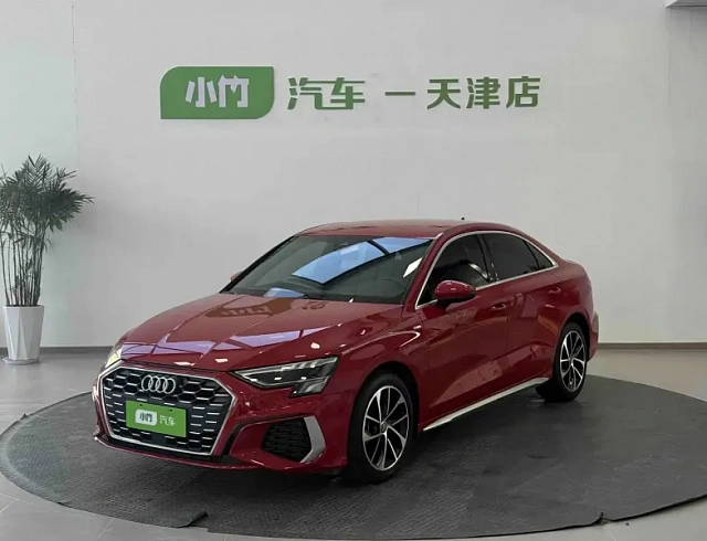Audi A3 1.4 л 2022 г. красный/фиолетовый, пробег 44900 км