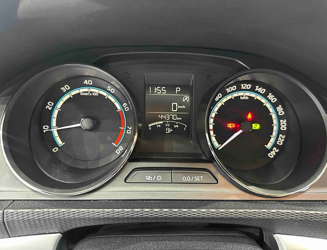 Skoda Kamiq 1.5 л 2023 г. Белый, пробег 44300 км