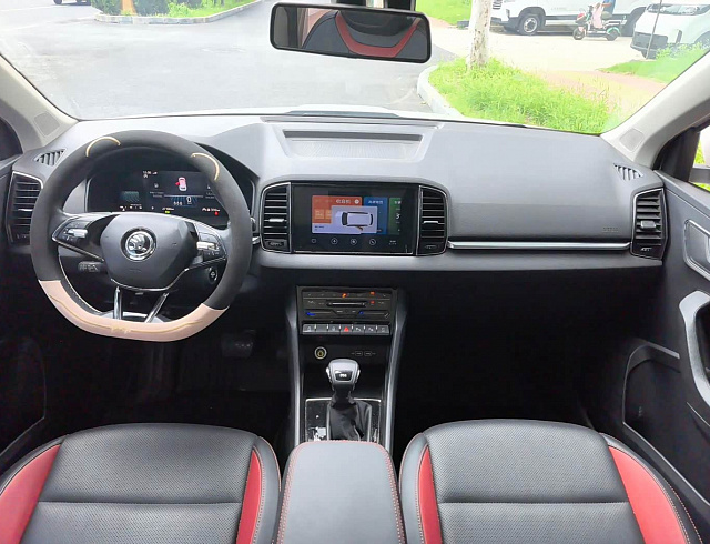 Skoda Karoq 1.4 л 2022 г. Белый, пробег 27000 км