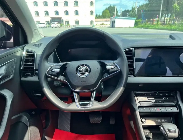 Skoda Karoq 1.4 л 2022 г. Чёрный, пробег 22000 км