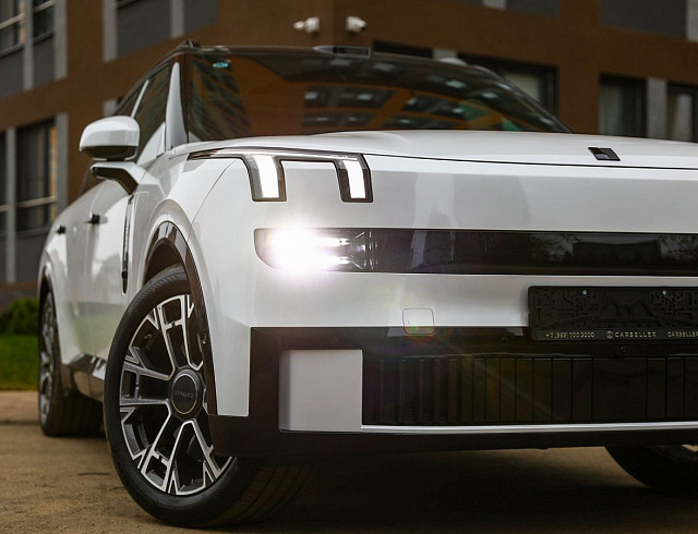 Lynk & Co 900 белый 2025