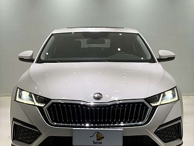 Skoda Octavia 1.4 л 2022 г. Белый, пробег 29000 км