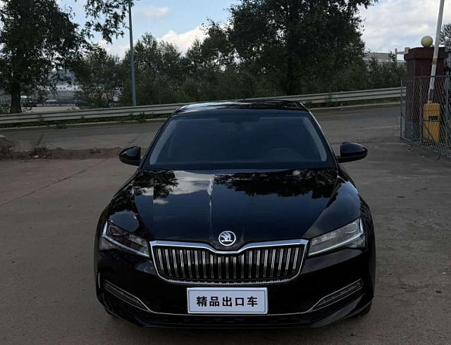 Skoda Superb 1.4 л 2023 г. Чёрный, пробег 43000 км