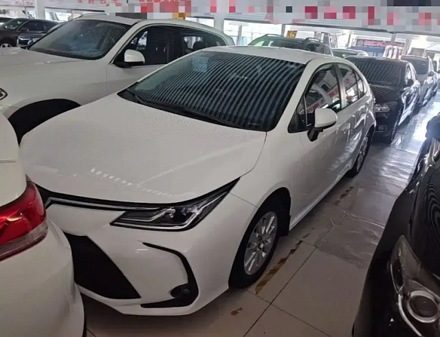 Toyota Corolla 1.5 л 2021 г. Белый, пробег 39400 км