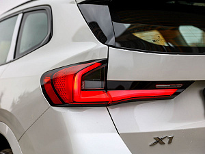 BMW X1 белый 2026