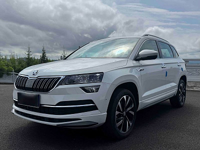 Skoda Karoq 1.4 л 2023 г. Белый, пробег 10000 км