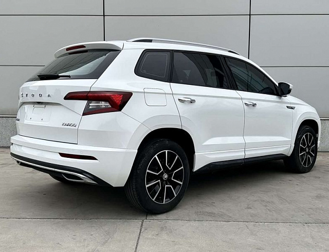 Skoda Karoq 1.4 л 2023 г. Белый, пробег 17000 км