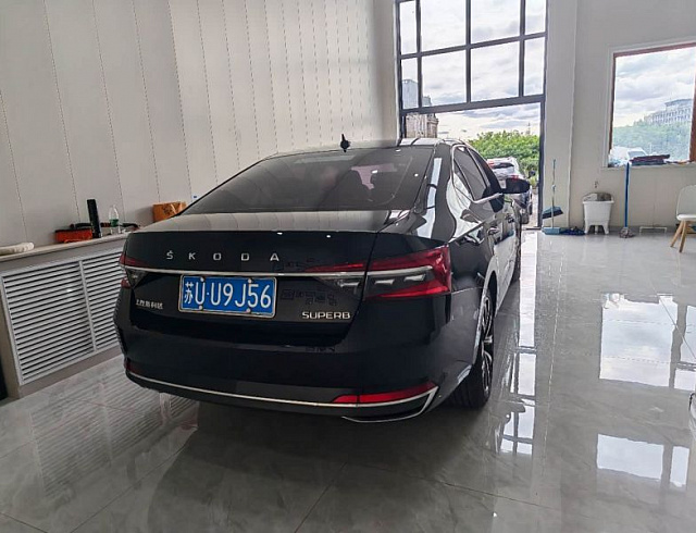 Skoda Superb 1.4 л 2023 г. Чёрный, пробег 45000 км
