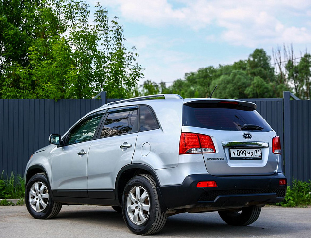 Kia Sorento серебро 2012