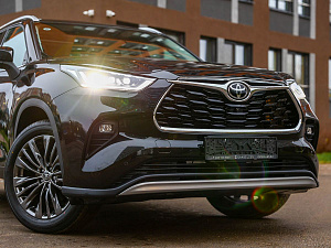 Toyota Highlander черный 2026